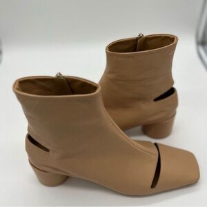 MM6 MAISON MARGIELA ANKLE BOOTS
SIZE 41